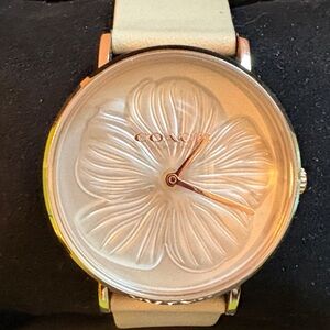 Coach Women's Mother of pearl Habiscus dial & Rose gold trim